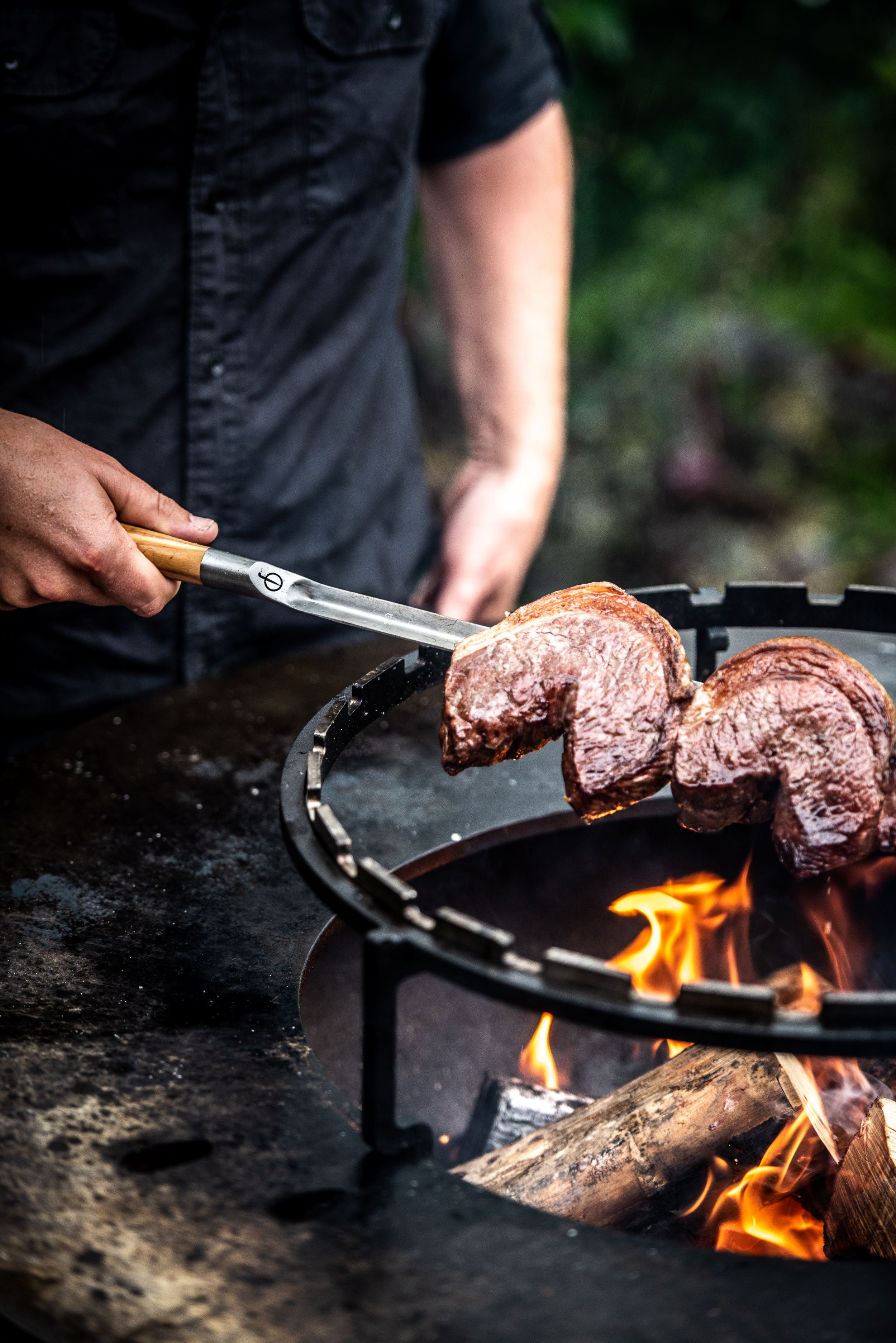 Forged Churrasco Olive Spies V-vorm 60cm