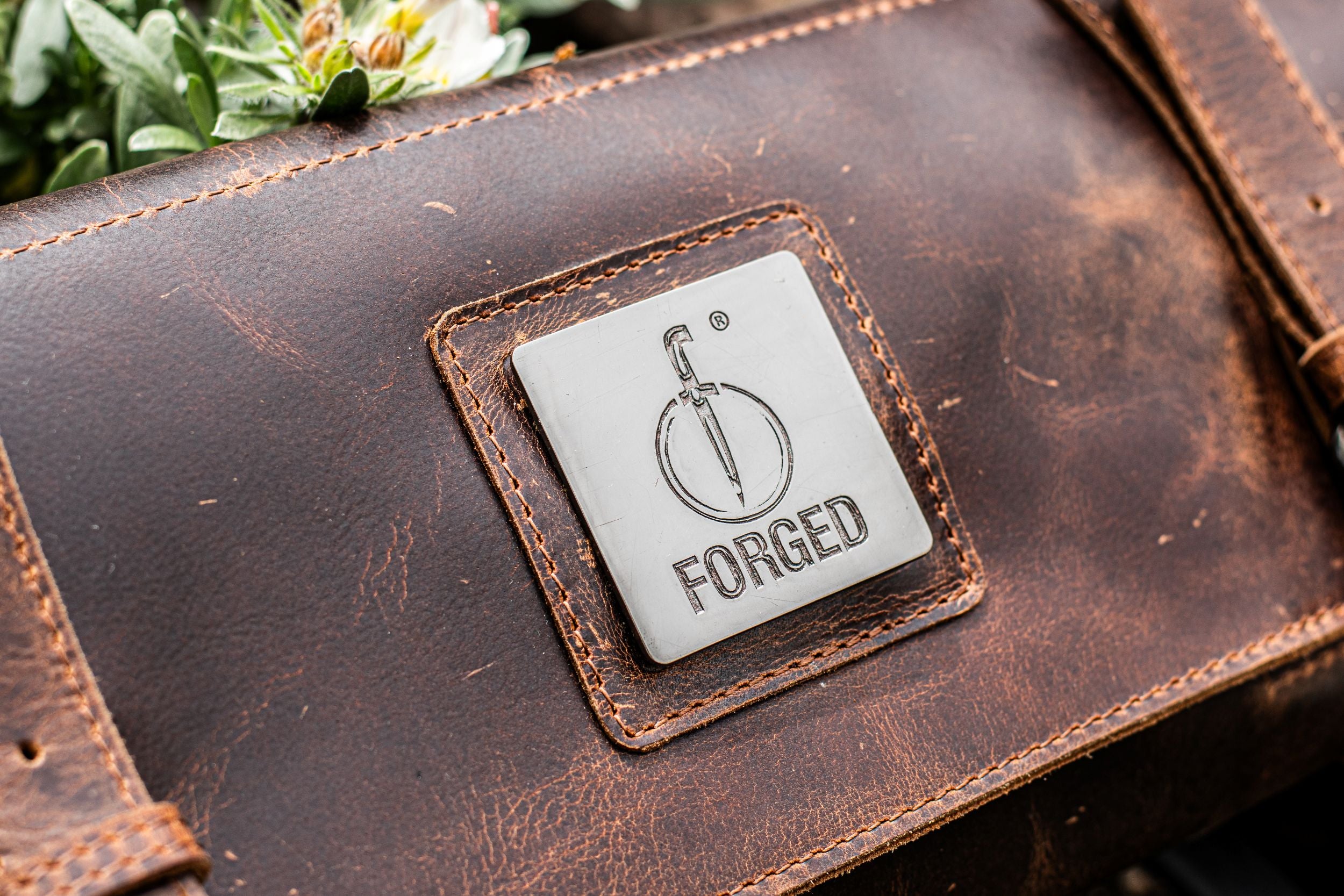 Forged Messenfoedraal bruin leder