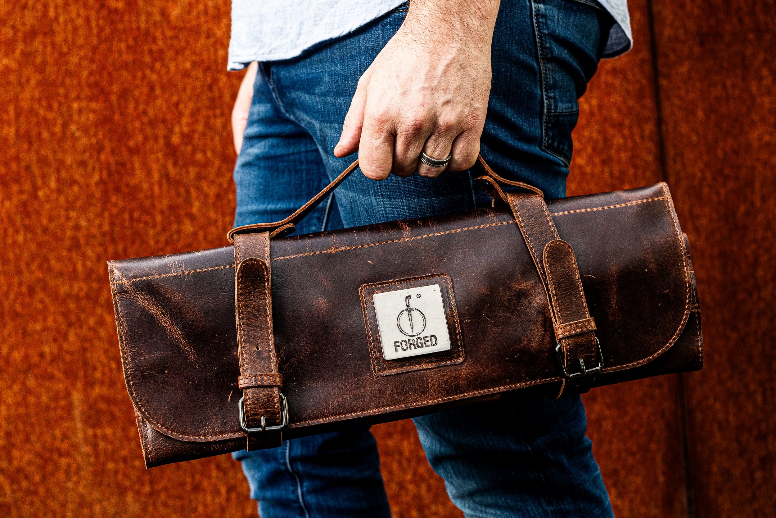 Forged Messenfoedraal bruin leder