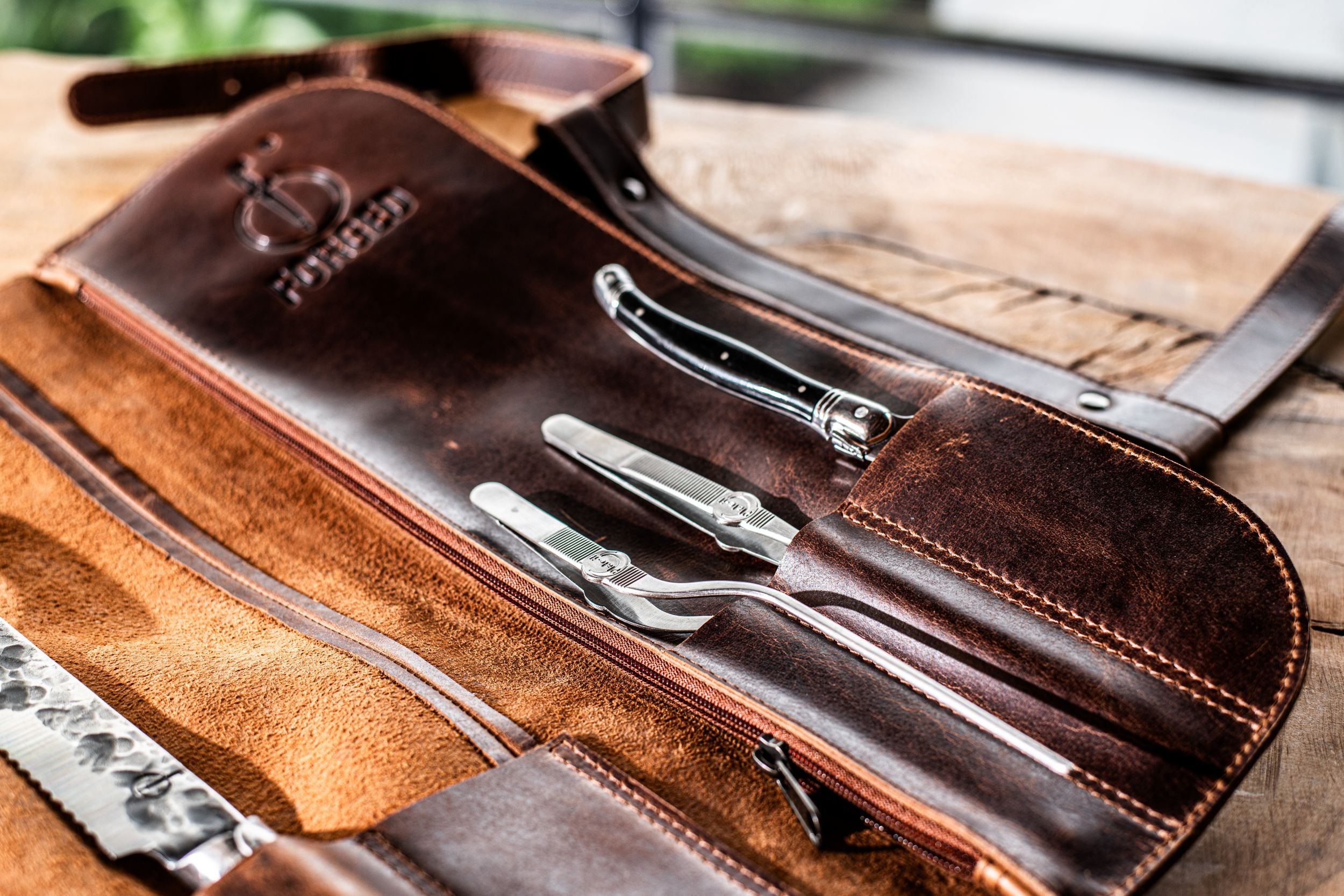 Forged Messenfoedraal bruin leder